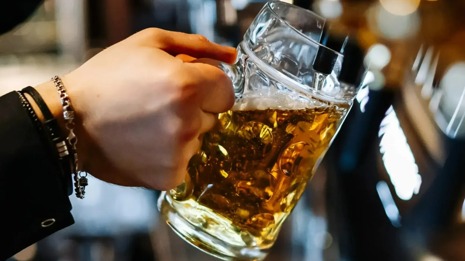 Fat Jabs Slash Alcohol-Related Hospitalisations by More Than a Quarter