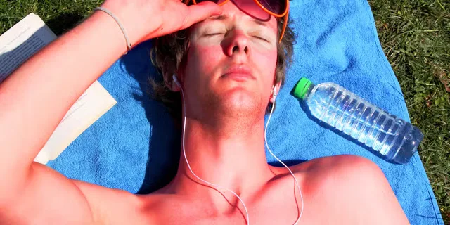 Melanotan II for Sunless Tan: What Young Men Are Experiencing
