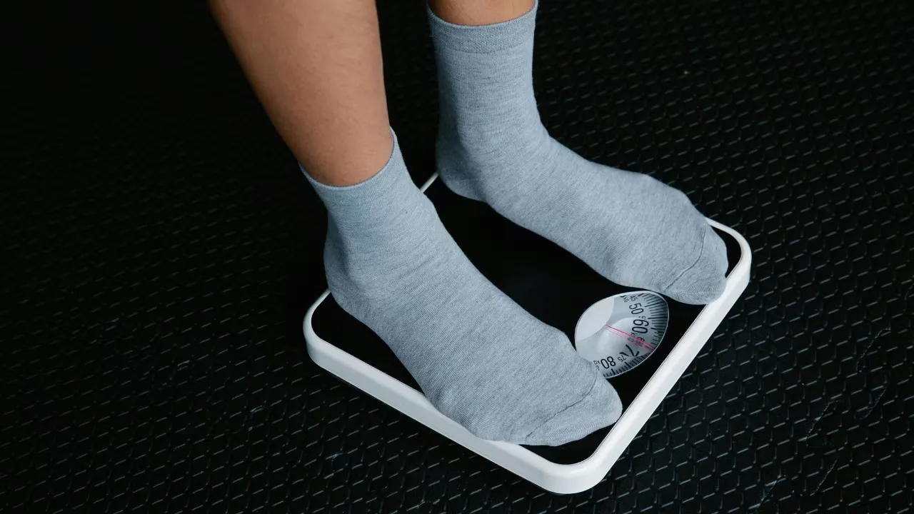 GLP-1 Drugs: Weight Loss Benefits & Fertility Risks for Women