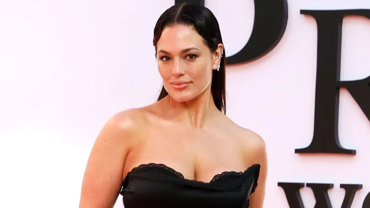 Farmaci GLP-1: Le Preoccupazioni di Ashley Graham sui Trend di Perdita di Peso